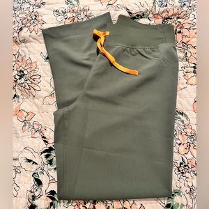 Figs Livingston Scrub Pants in Moss